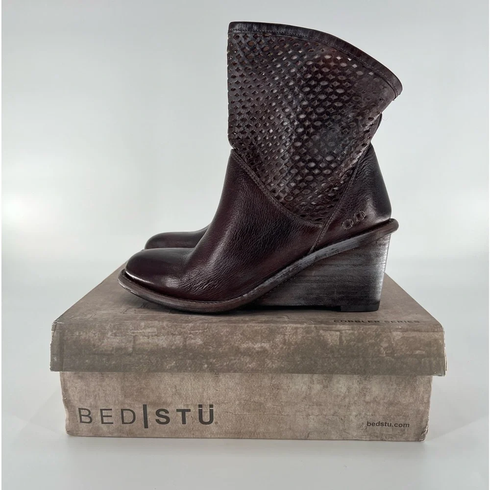Bed‎ Stu Duchess Teak Rustic Perforated Boho SlouchyWedge Boots 9.5